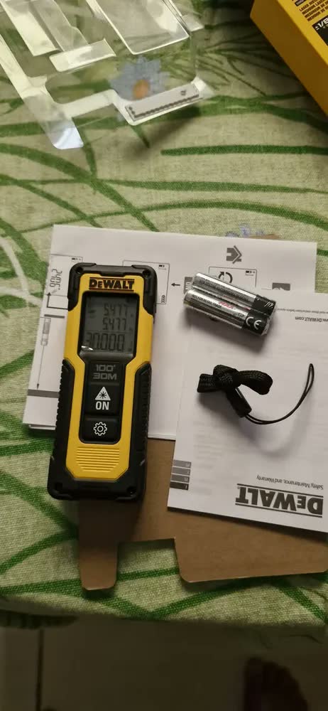 foto de Trena a Laser Dewalt DWHT77100 30M