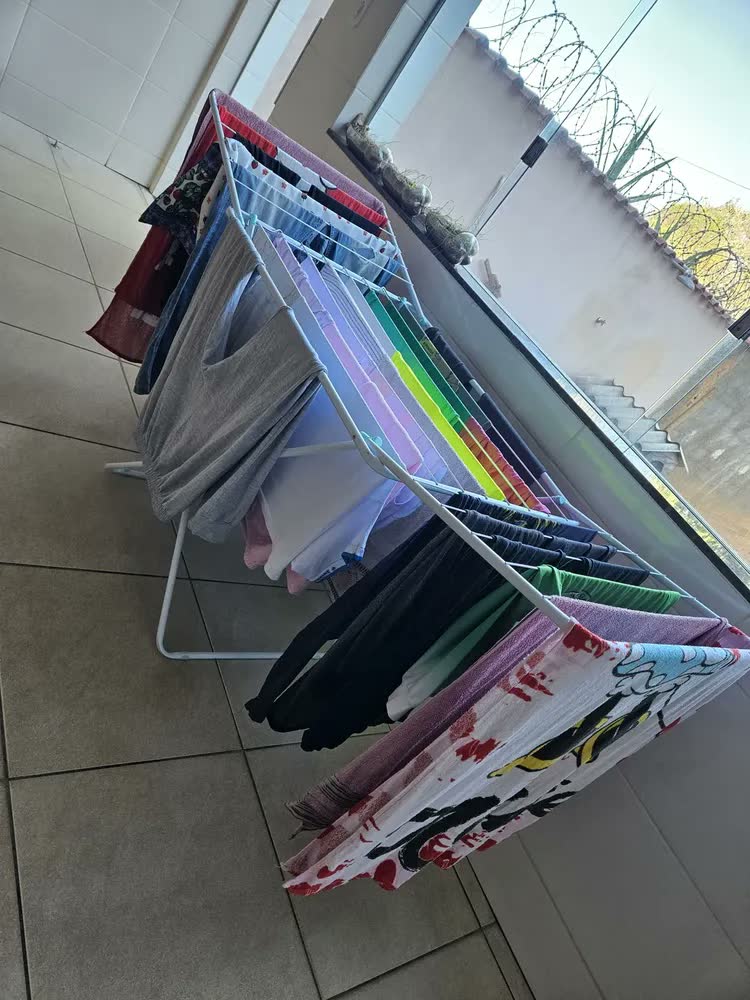 foto de Varal De Chão Dobrável Com Abas Grande Aço Reforçado Mor Branco