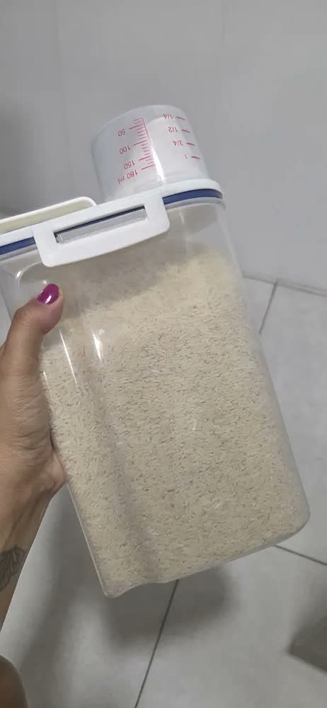 foto de Dispenser De Ração Milho Feijão Arroz Sementes 2 Litros Cor Pote Hermetico Com Copo Medidor Multiuso Yozi Cor Transparente