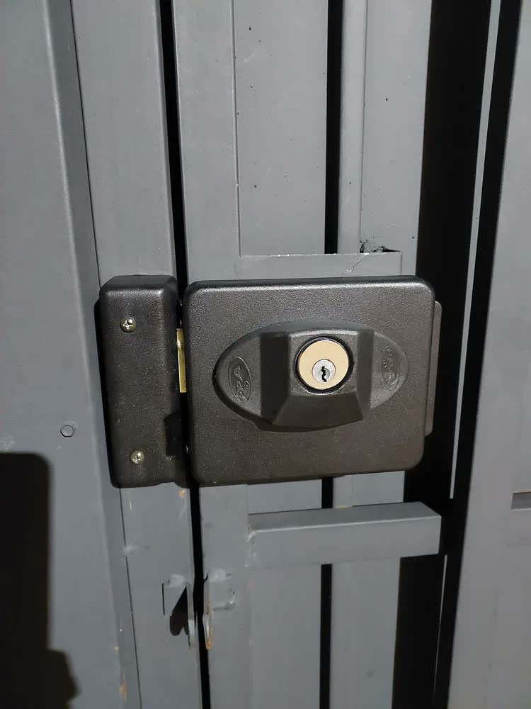 foto de Fechadura Elétrica PPA Traver Uno 90 Reversível 12V Preto Porta Portão