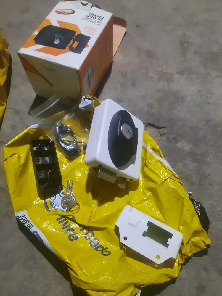 foto de Fechadura Elétrica PPA Traver Uno 90 Reversível 12V Preto Porta Portão
