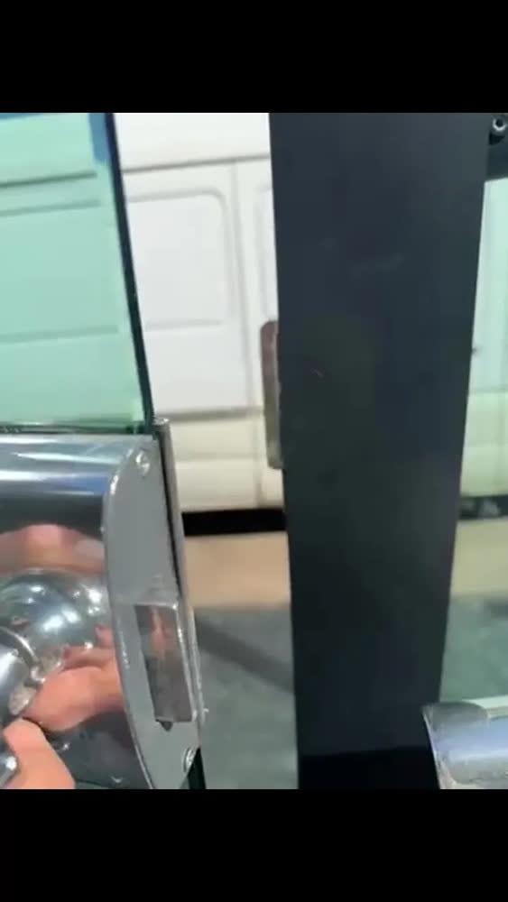 foto de Fechadura Elétrica Porta Vidro / parede com Furo Abertura Interna 12v Agl Pv200f1i