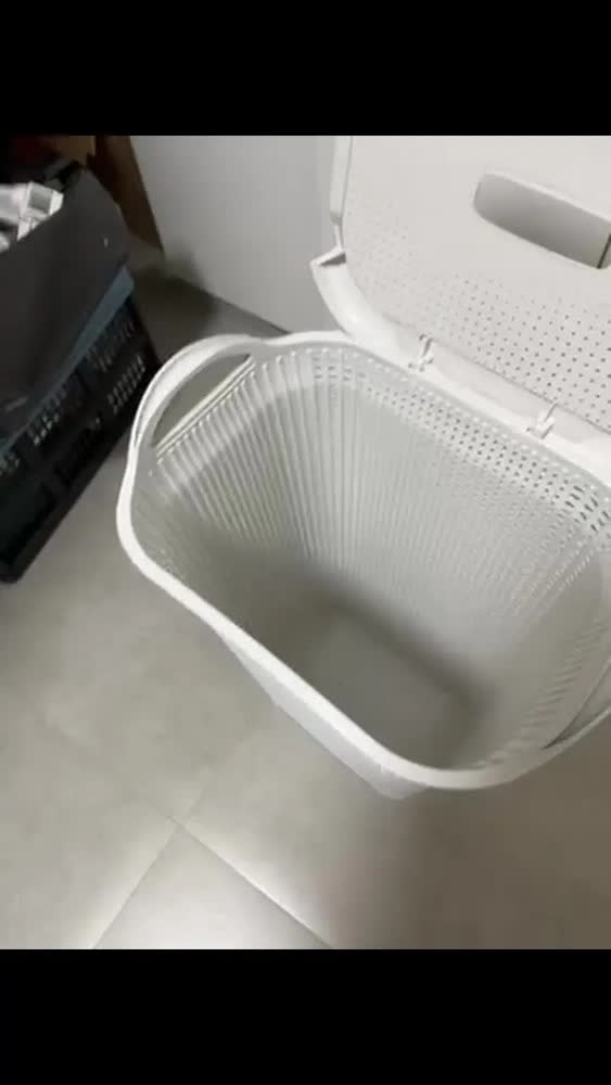 foto de Cesto de Roupa Suja Arqplast Preto 50L Multiuso Rattan Plástico
