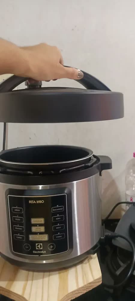 foto de Panela de Pressão Elétrica Electrolux 5L Experience por Rita Lobo PCC15