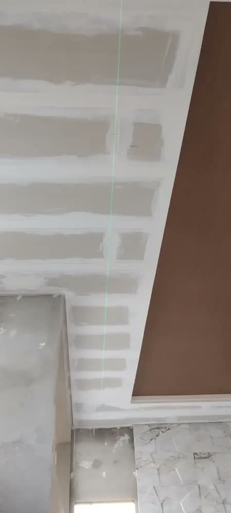 foto de Nível a Laser Verde Alcance de 30 Metros DEWALT DW088CG Inclui Pilhas, Suporte e Maleta