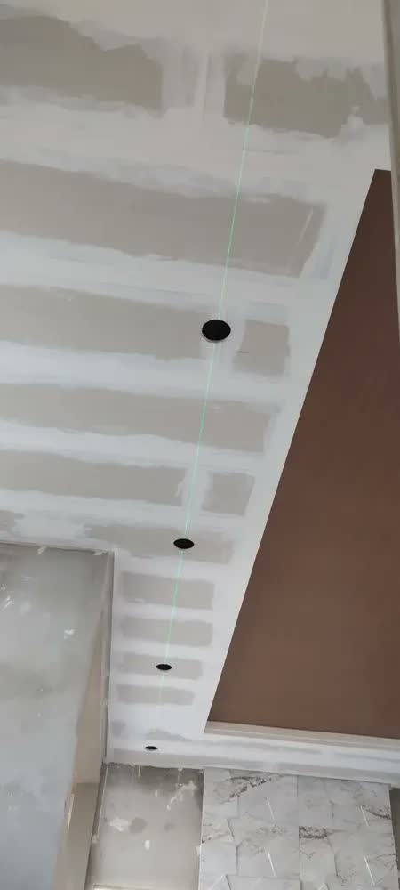 foto de Nível a Laser Verde Alcance de 30 Metros DEWALT DW088CG Inclui Pilhas, Suporte e Maleta