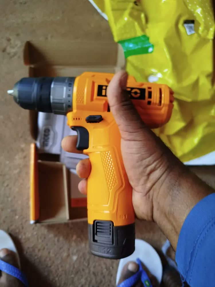 foto de Furadeira sem fio 1 bateria Tipo C Cor amarela