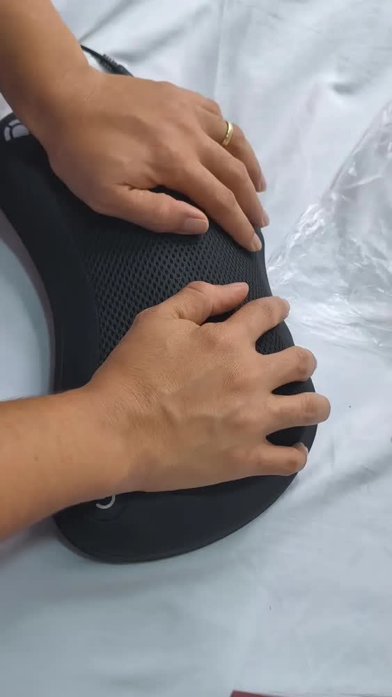 foto de Almofada Massageadora Shiatsu Dellamed 25W Bivolt Pescoço e Lombar