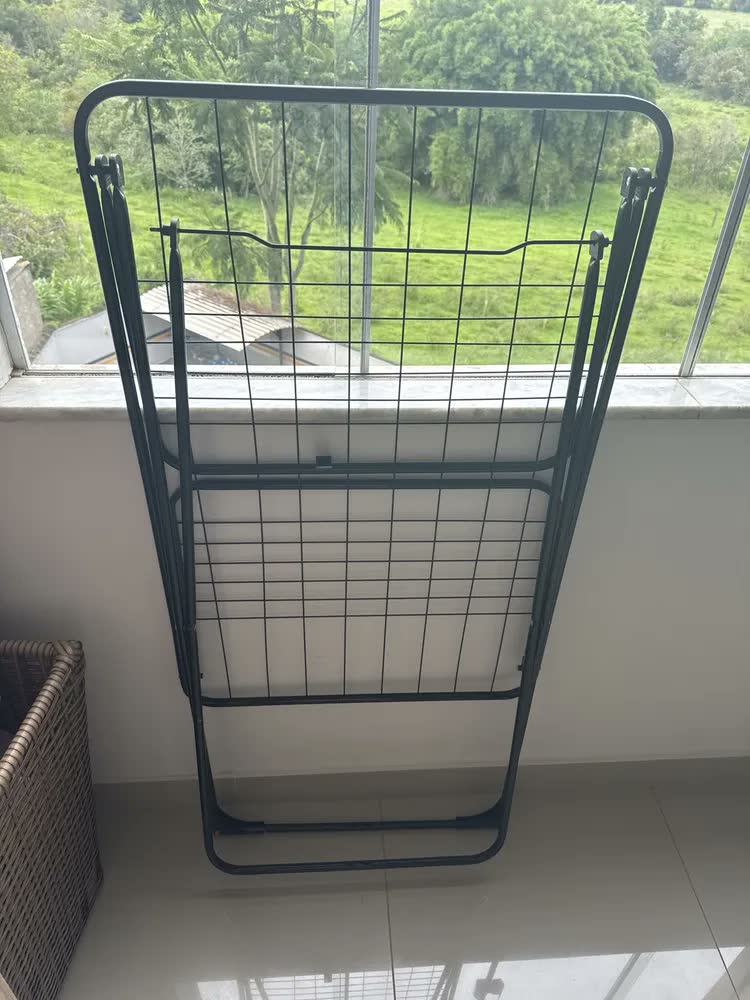 foto de Varal De Chão Com Abas Grande Mega Aço Preto 30 Kg Secalux