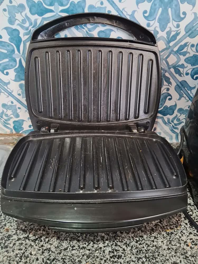 foto de Max Grill Mondial 1200W - G-07