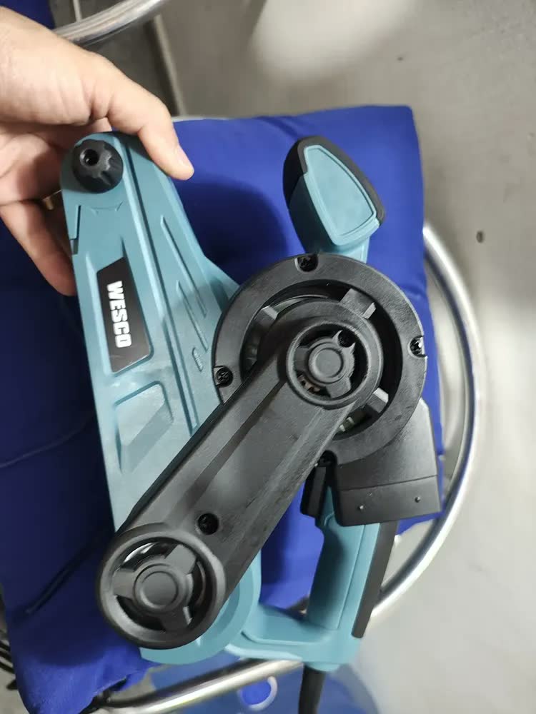 foto de Lixadeira profissional de banda Wesco Profissional WS4366 azul 920W