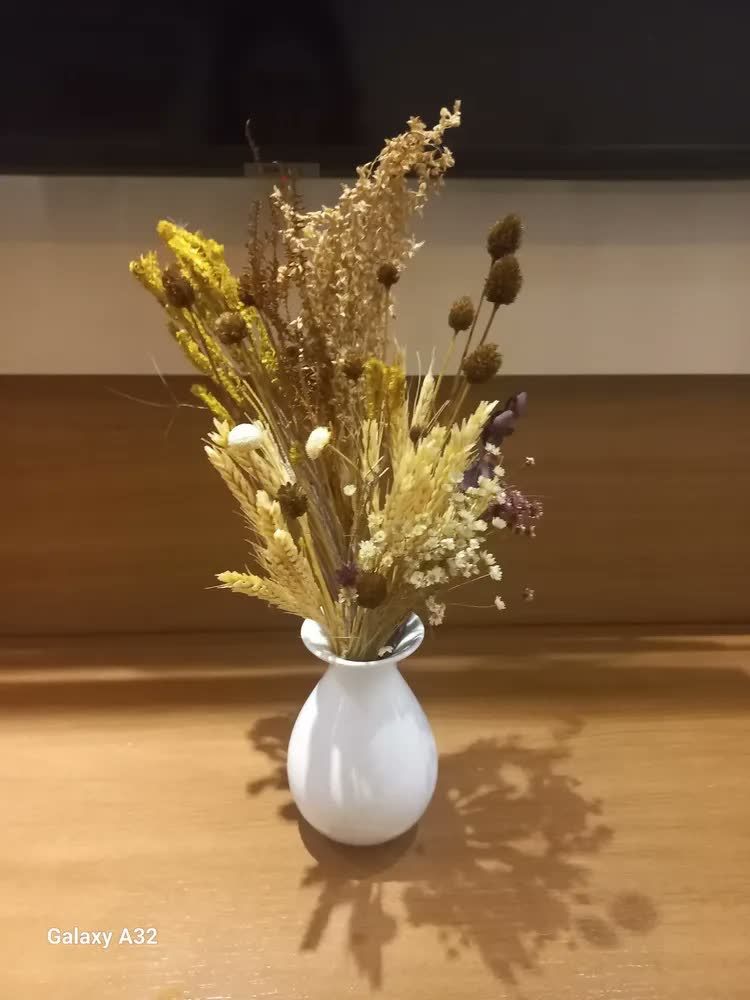 foto de Vaso Decorativo Porcelana Decoração Sala Mesa 13,5cm 2°linha Cor Branco Liso