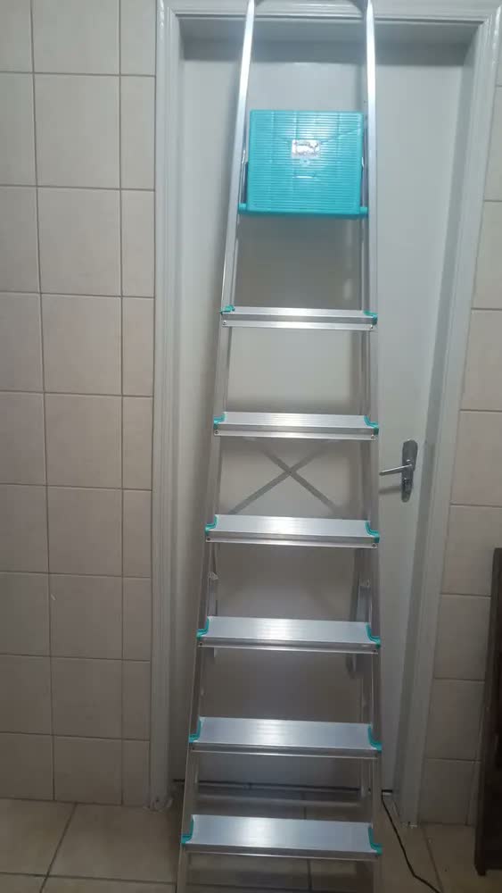 foto de Escada Alumínio 7 Degraus Gibafer Cor Cinza 120kg