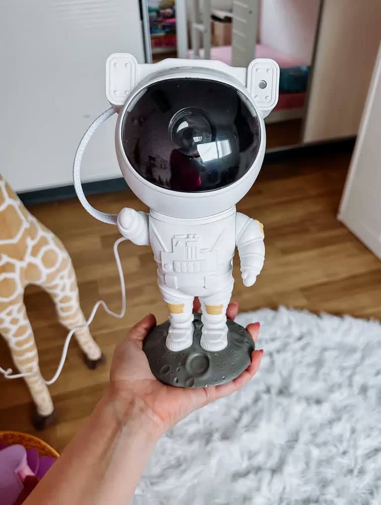 foto de Luminária LED Astronauta Projetor Galáxia Infantil com USB Branco