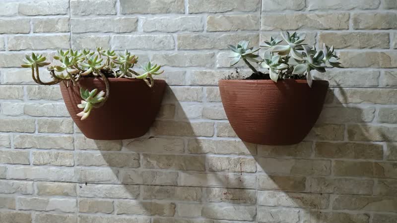 foto de Kit 2 meio vasos de parede 33cm grande para plantas textura marrom