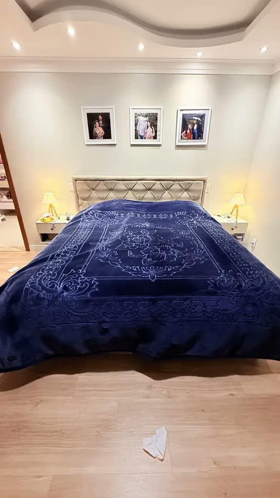 foto de Cobertor Jolitex King Lili Katz 230x250cm Alto Relevo 700g/m Cor Azul Lili Katz