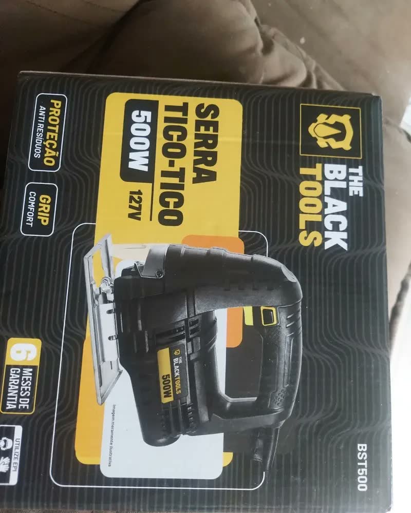 foto de Serra Tico Tico Profissional 500w 3000 Gpm Lâmina E Protetor Bst500 The Black Tools