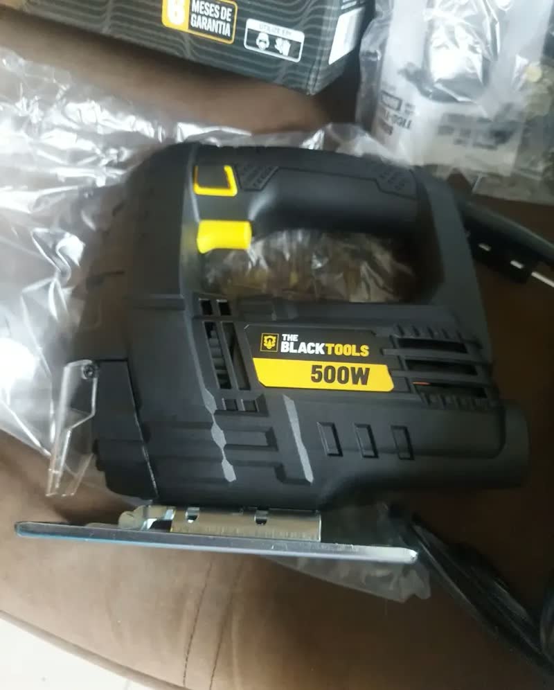 foto de Serra Tico Tico Profissional 500w 3000 Gpm Lâmina E Protetor Bst500 The Black Tools