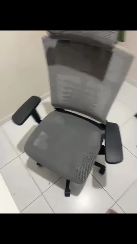 foto de Cadeira Escritório Gamer Elements Vertta Pro Cinza Ergonomica Mesh