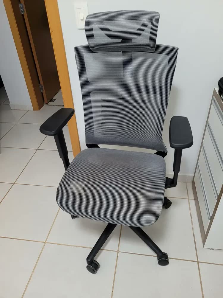 foto de Cadeira Escritório Gamer Elements Vertta Pro Cinza Ergonomica Mesh