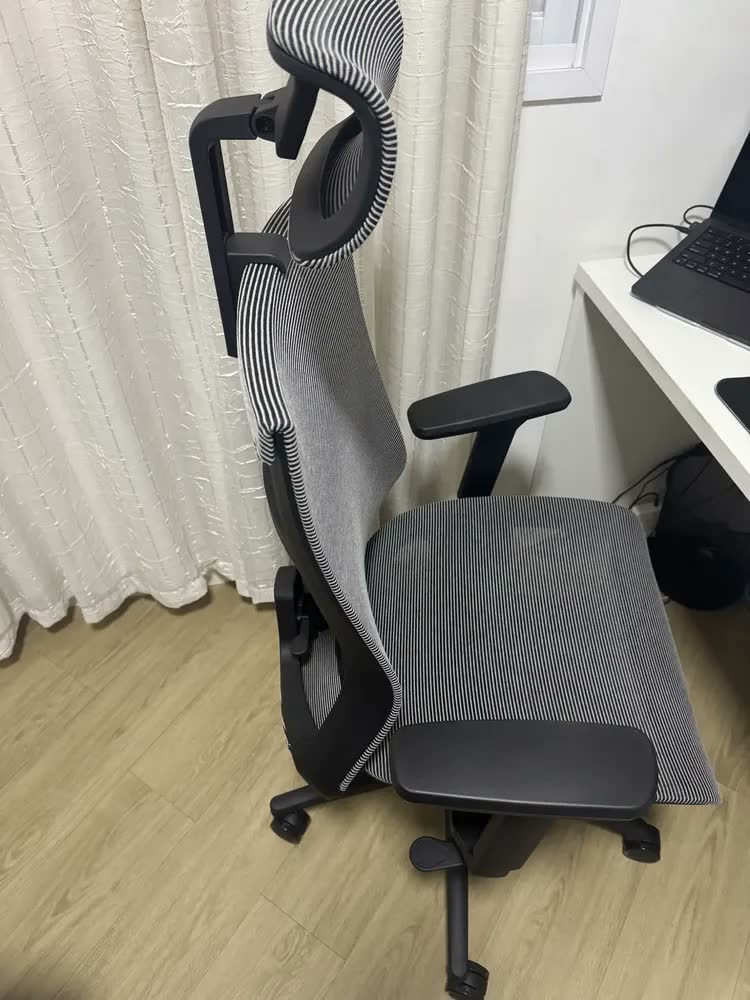 foto de Cadeira Escritório Gamer Elements Vertta Pro Cinza Ergonomica Mesh