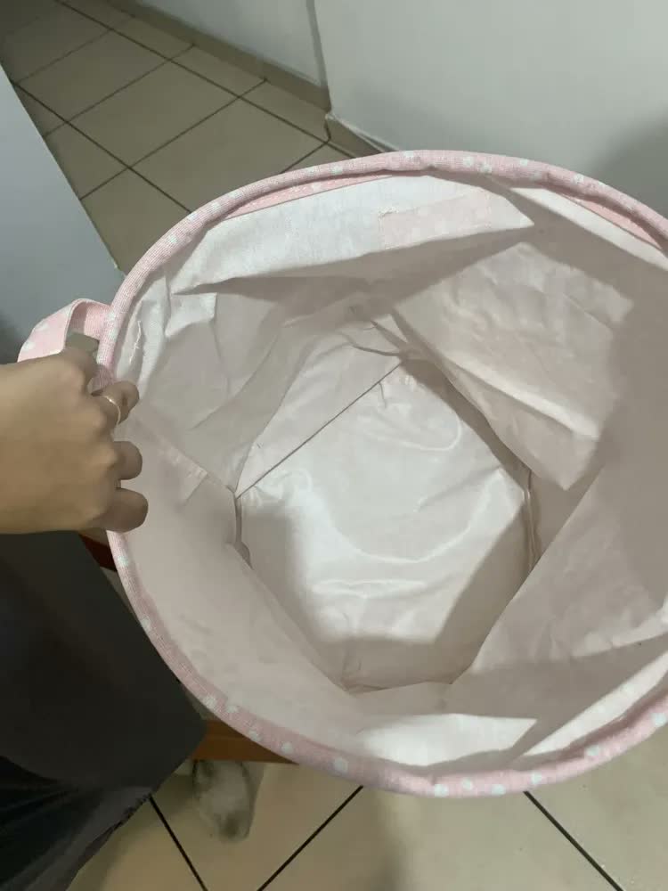 foto de Cesto Organizador De Brinquedo Roupa Suja Tecido Dobrável G Cor Rosa bolinha