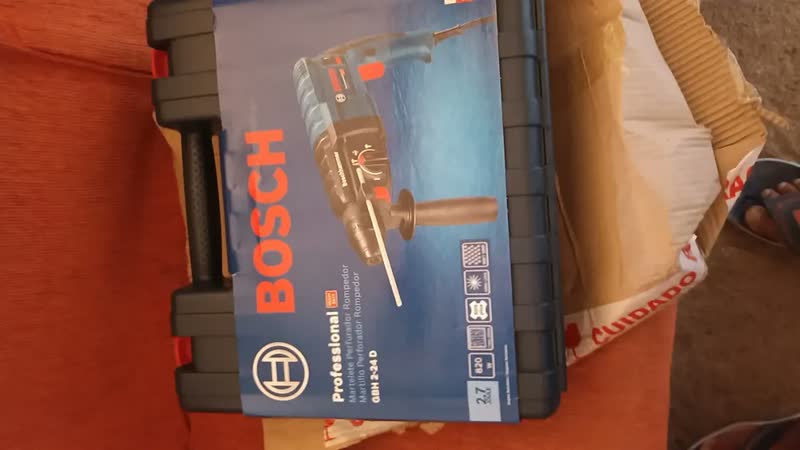 foto de Martelete Furadeira Sds Gbh 2-24D 820w Bosch Azul 60Hz