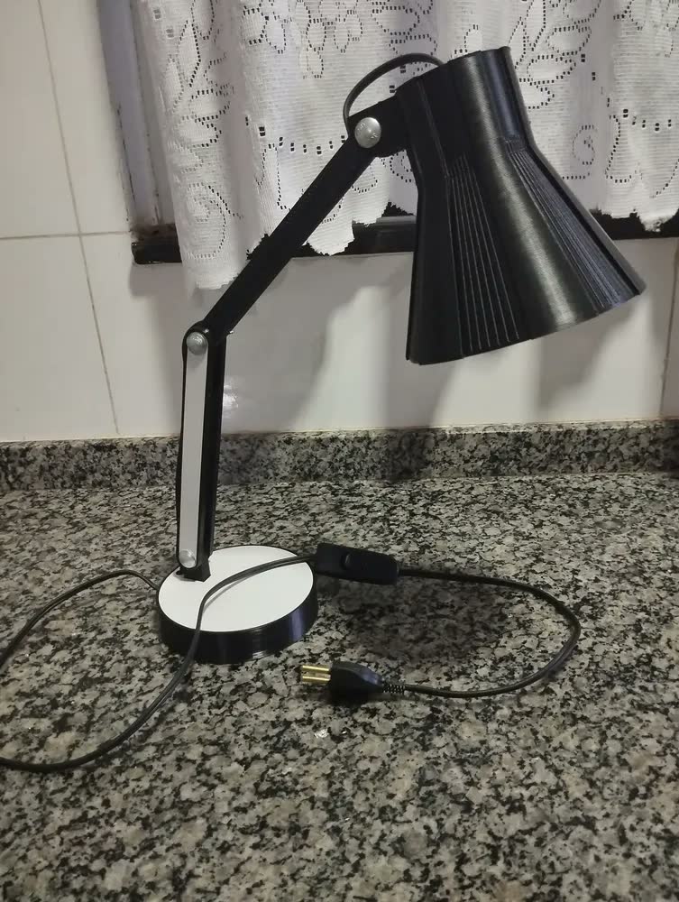 foto de Luminaria Articulada Mesa Abajur Escritório Estudo Quarto Cor da estrutura Preto Marx Greg 3D