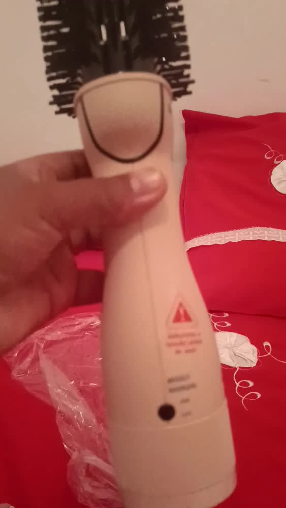 foto de Escova Alisadora Britânia Soft Para Cabelos Com Menos Frizz
