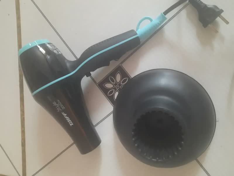 foto de Secador Com Difusor De Cachos Taiff Style Profissional 2000w