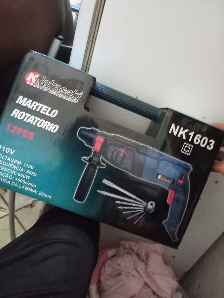 foto de Martelete Rompedor 960w Furadeira Impacto Reversível 26mm Sds Plus Com Maleta E Acessorios