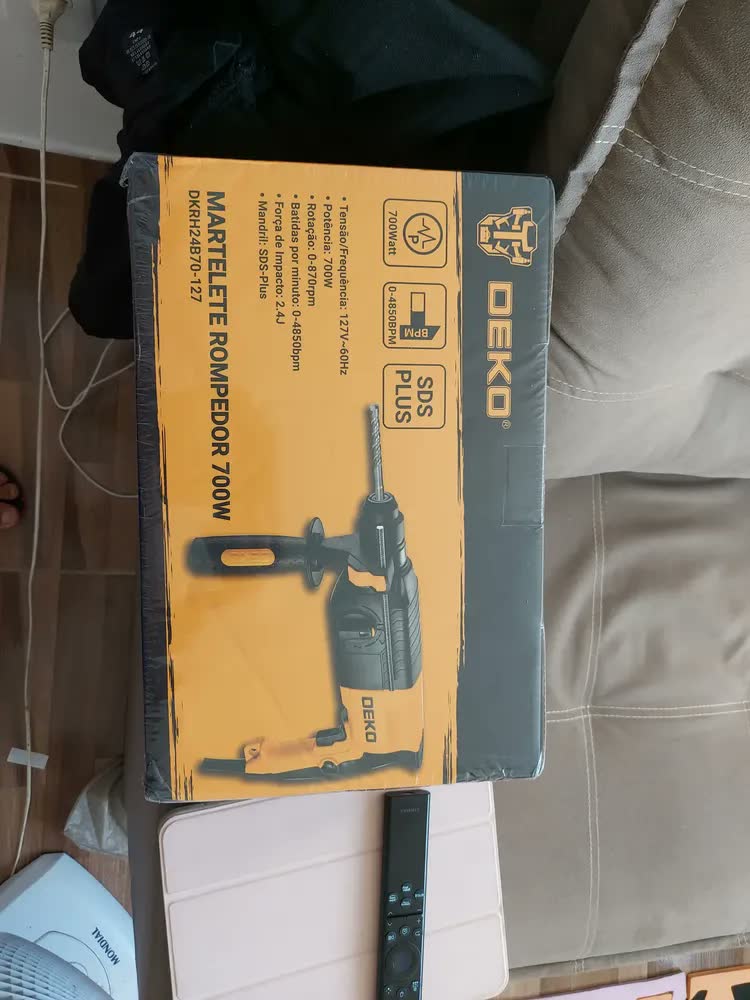 foto de Martelete Furadeira Rompedor Deko Profissional SDS Plus 700W 2.4J