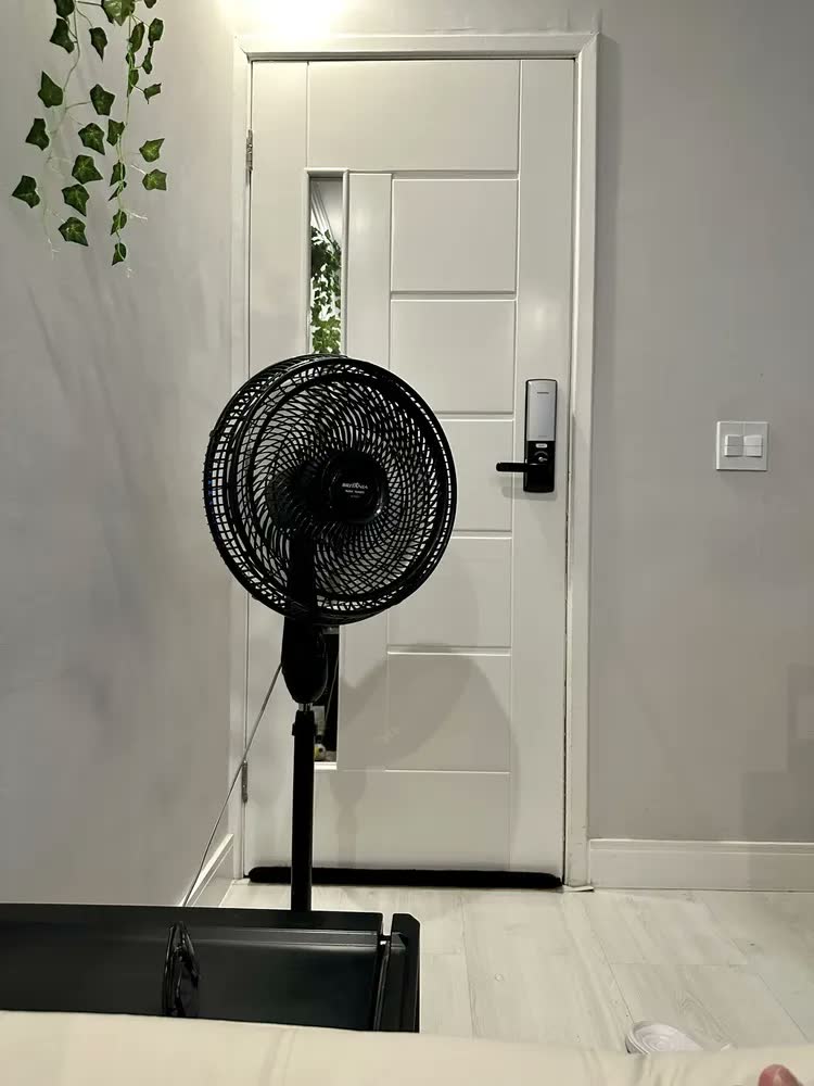 foto de Ventilador De Coluna Britânia Bvt450 Maxx Force 160w