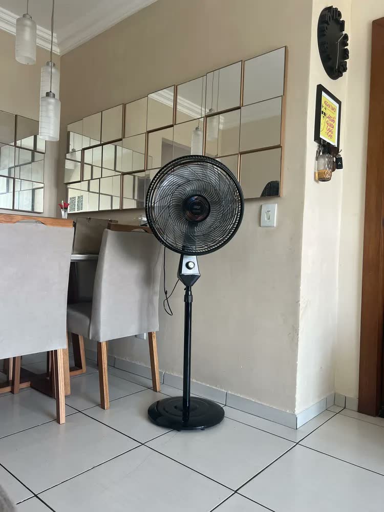 foto de Ventilador Coluna 50cm 180w 8 Pás Silencioso Wap Flow Turbo Frequência 60 Hz
