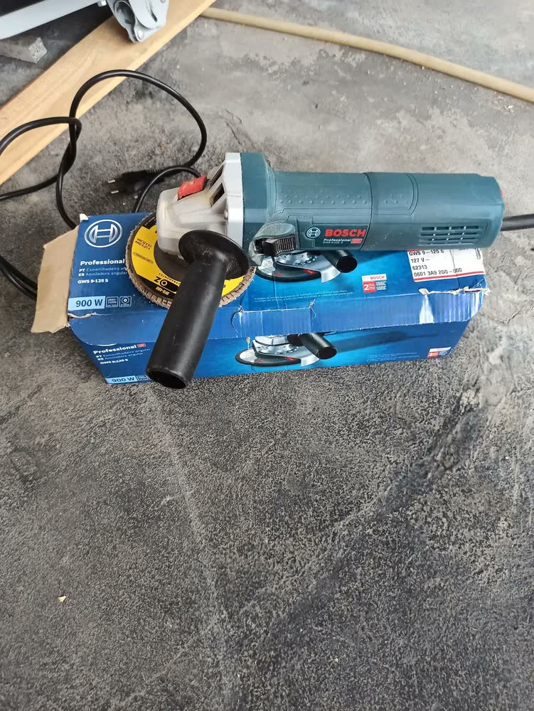 foto de Esmerilhadeira 5 Pol 900w Bosch Gws Controle Velocidade