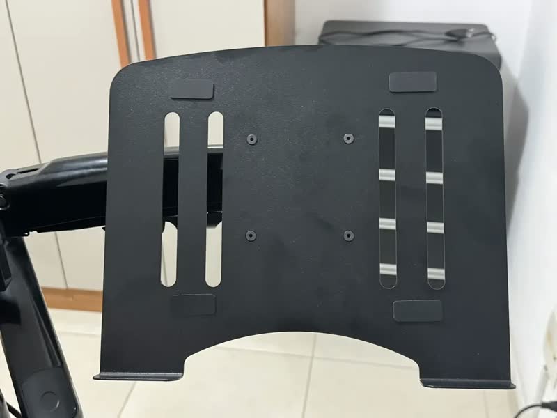 foto de Bandeja Apoio Notebook Acoplável A Suporte De Pistão Nbh-1 Preto