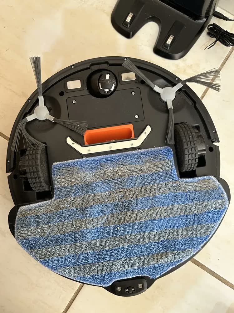 foto de Aspirador de pó robô PAS26P mop antiqueda Philco cor preto