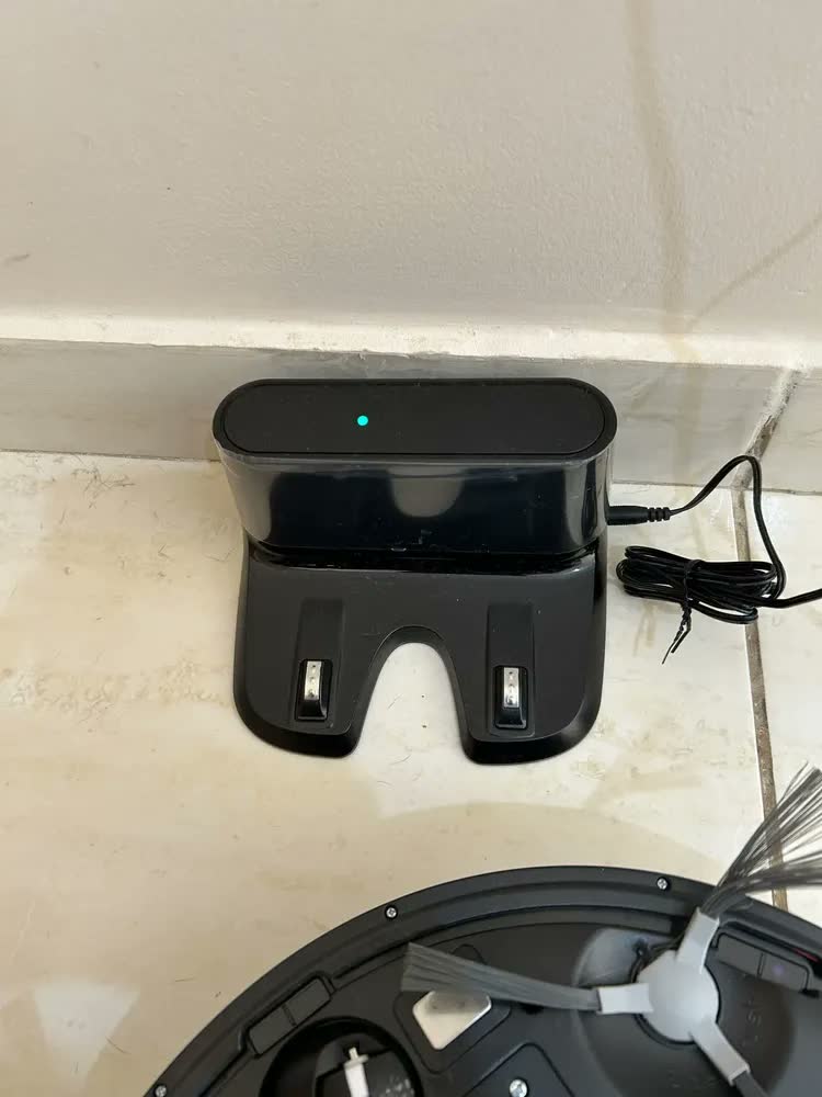 foto de Aspirador de pó robô PAS26P mop antiqueda Philco cor preto