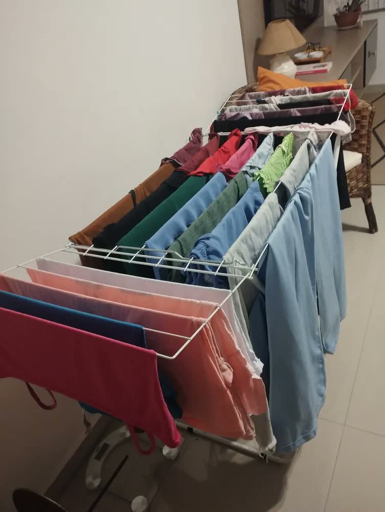 foto de Varal De Chão Com Abas Dobrável Reforçado Retrátil Grande