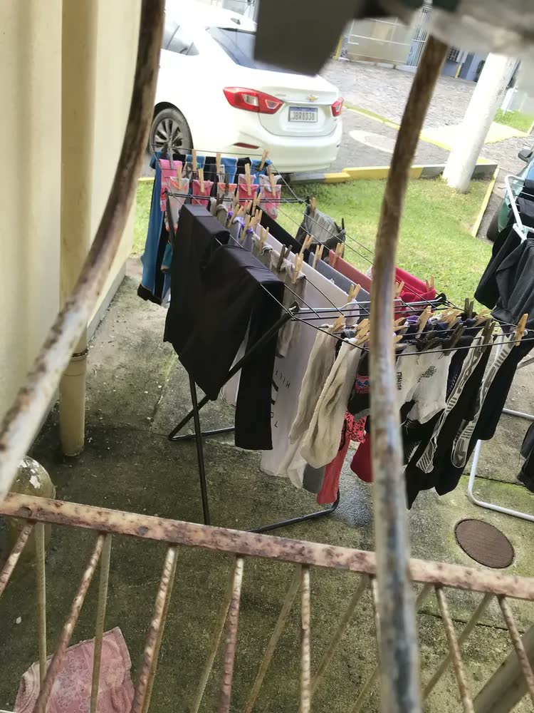 foto de Varal De Chão Com Abas Dobrável Reforçado Retrátil Grande