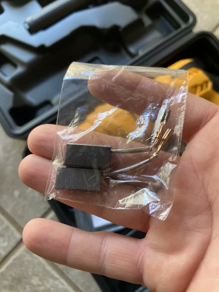 foto de Furadeira Impacto Deko 900W 1/2 Polegadas 45000bpm Com Maleta