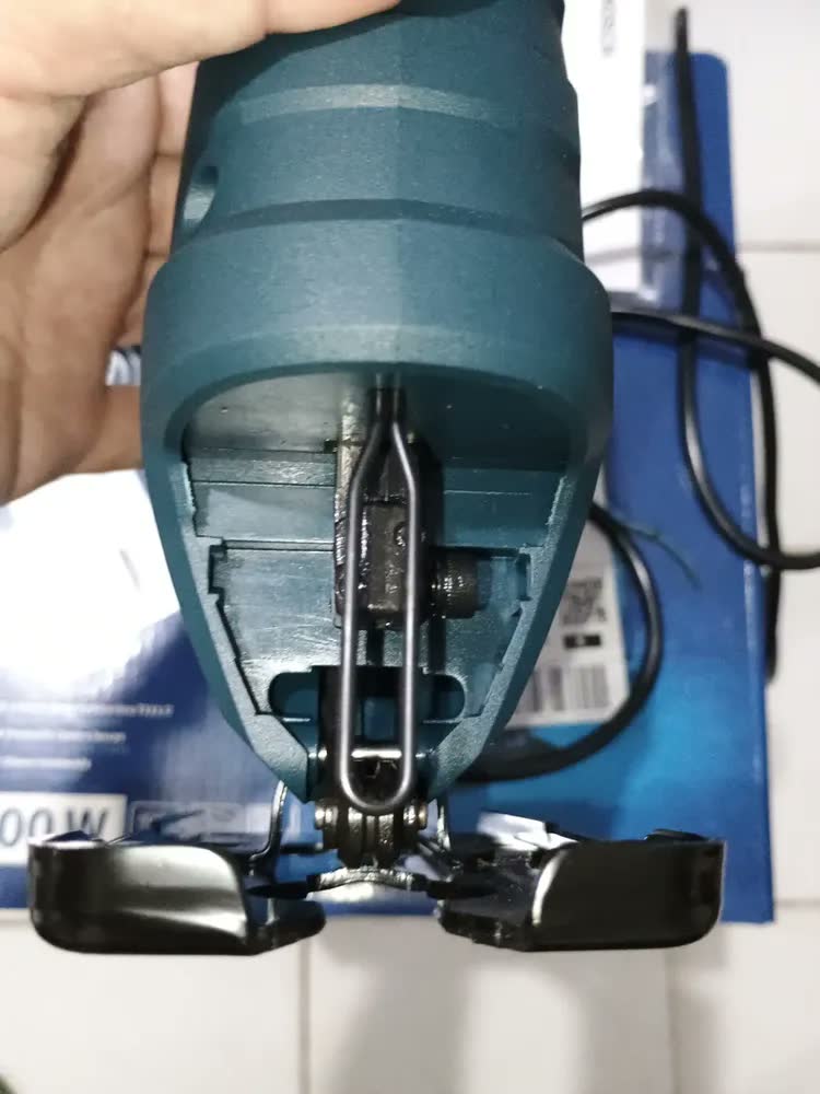 foto de Serra Tico-tico Gst 680 500w + Lâmina E Protetor Bosch