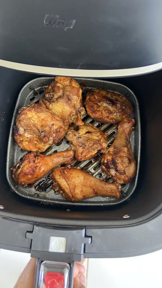 foto de Fritadeira Elétrica Sem Óleo WAP Air Fryer Mega Digital 7,1L 1700W 127V