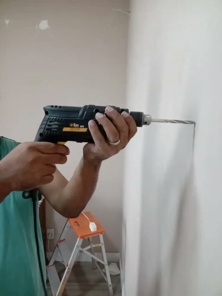 foto de Furadeira Elétrica De Impacto 550w 3/8 10mm Profissional Tbf550 The Black Tools