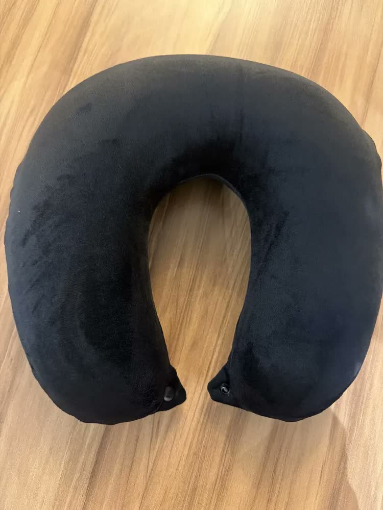foto de Travesseiro para Viagem NAP Voyage Nasa Plush Preta Viscoelástico Pescoço