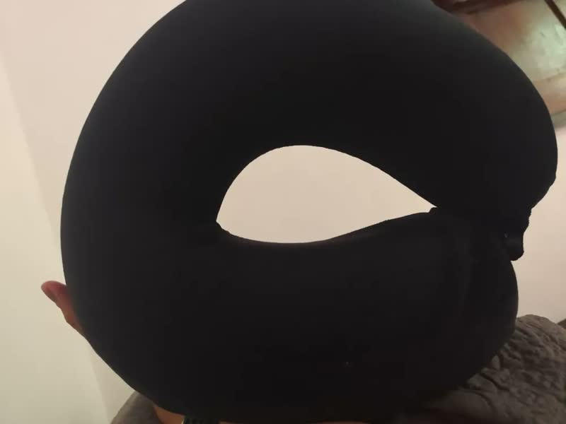 foto de Travesseiro para Viagem NAP Voyage Nasa Plush Preta Viscoelástico Pescoço
