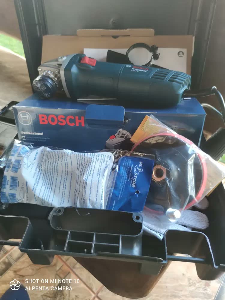 foto de Esmerilhadeira Lixadeira Inox Bosch Madeira Aluminio Maleta