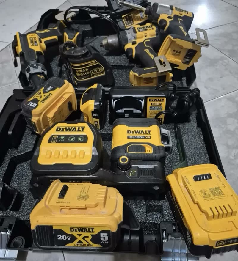 foto de Parafusadeira Drywall Brushless Dewalt Modelo Dcf630b Sem Bateria E Sem Carregador