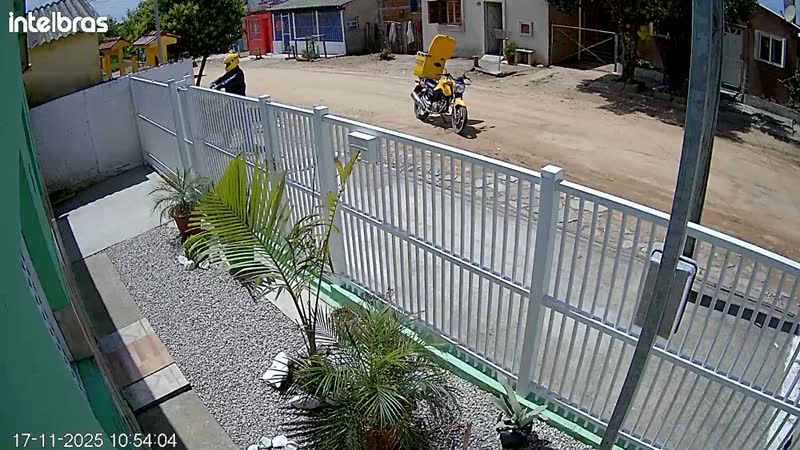 foto de Câmera Inteligente Intelbras iM5SC con Wi-Fi Full HD color Branca