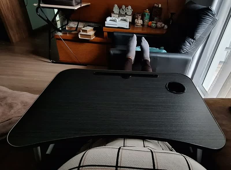 foto de Mesa Dobrável Para Notebook Ergonômica Lehmox, Para Cama e Sofá